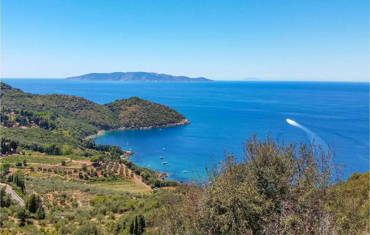 Holiday home Cozy Home In Porto Santo Stefano With Kitchen
