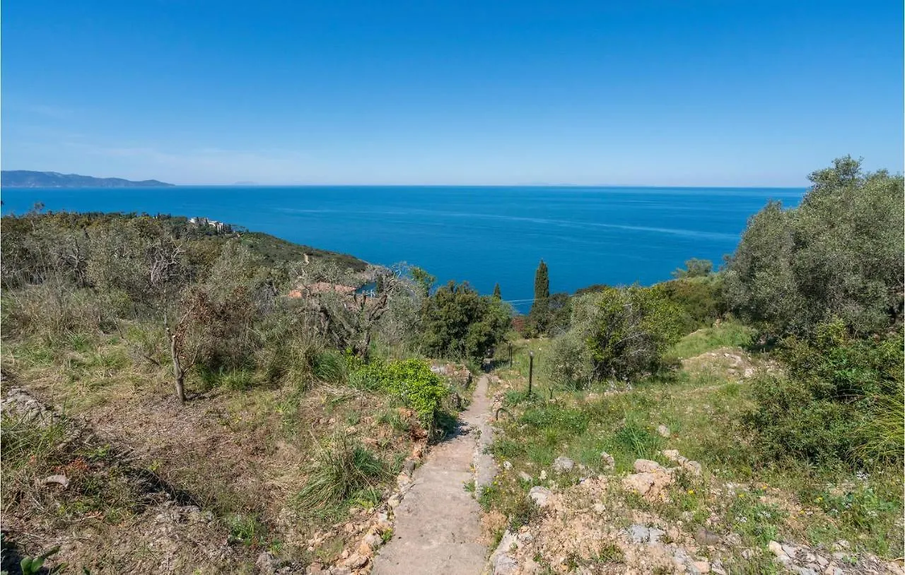 Cozy Home In Porto Santo Stefano With Kitchen
