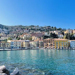 Maddy House - 50 Mt Dal Mare Casa vacanze